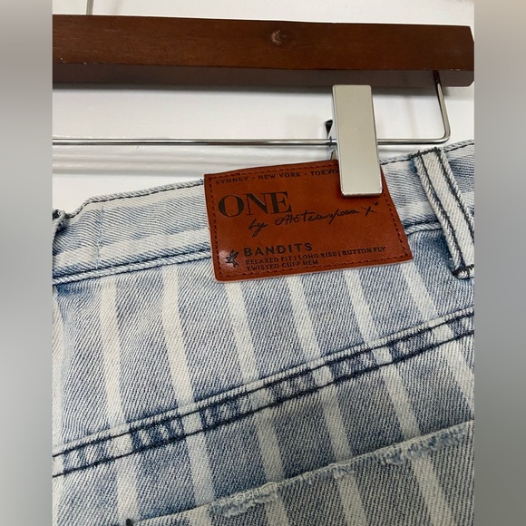 One X OneTeaspoon Rocky Stripe Bandits Shorts - Picture 3 of 9